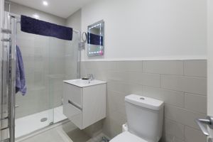 En Suite- click for photo gallery